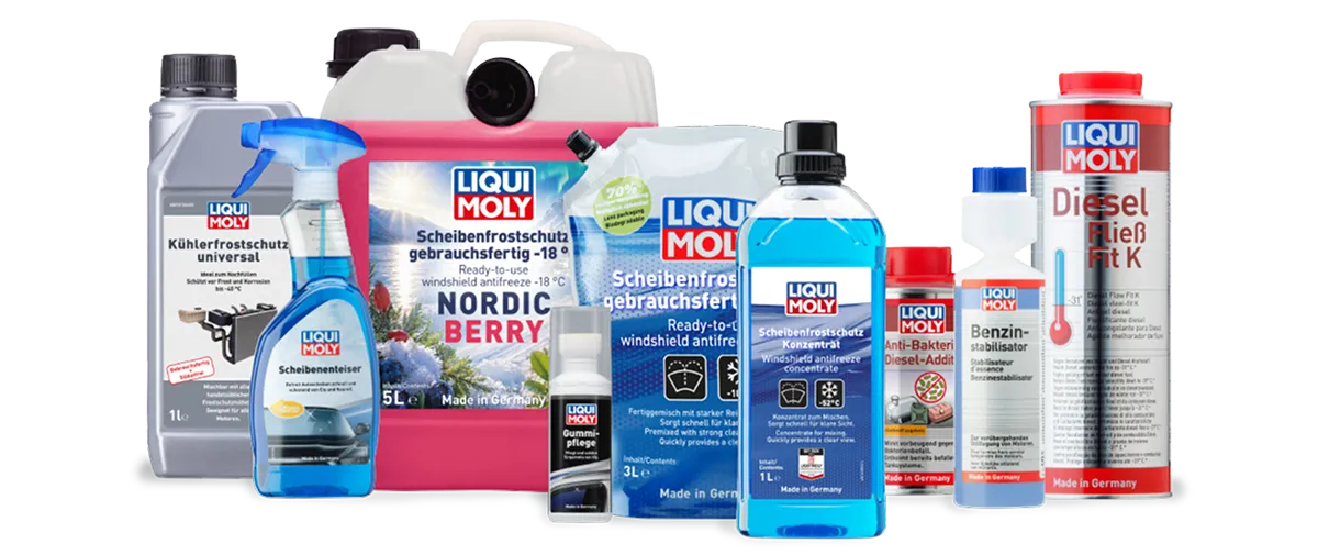 Großes Sortiment von Liqui Moly Produkten, darunter Motoröl, Additive und Autopflege vor weißem Hintergrund.